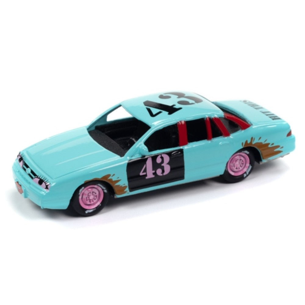 1/64 JOHNNY LIGHTNING JLSF025B-4 STREET FREAKS 1997 FORD CROWN VICTORIA DEMOLITION DERBY LIGHT TEAL WITH DERBY GRAPHICS