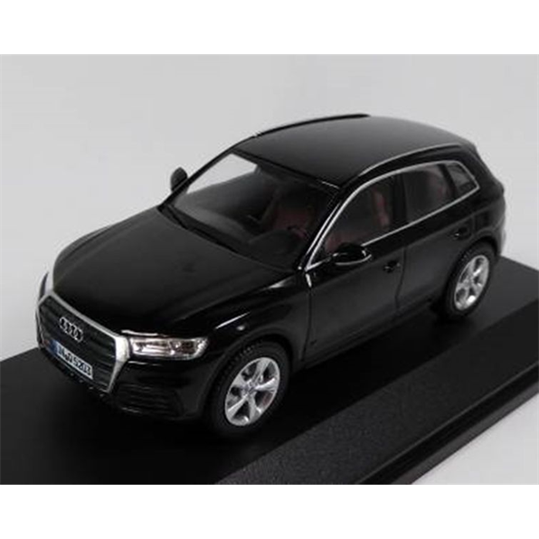 1/43 DEALER MODEL MADE BY ISCALE 5011605633 AUDI Q5 MYTHOS BLACK