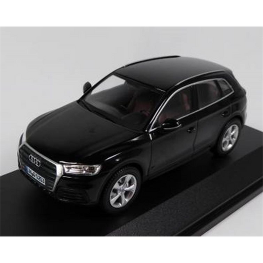 1/43 DEALER MODEL MADE BY ISCALE 5011605633 AUDI Q5 MYTHOS BLACK