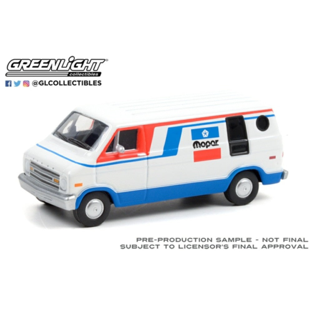 1/64 GREENLIGHT 35200-C BLUE COLLAR COLLECTION SERIES 9 1976 DODGE B-100 MOPAR